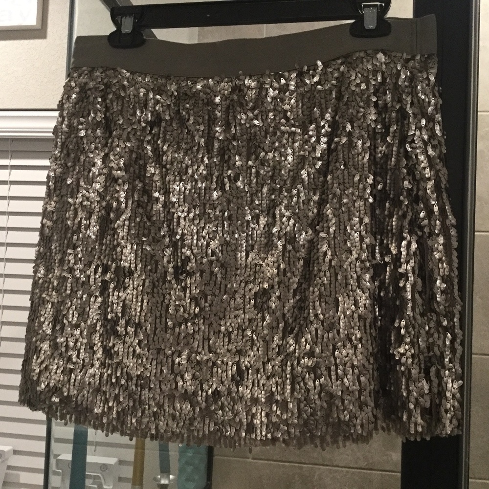 Super cute gun metal sequence min skirt size L